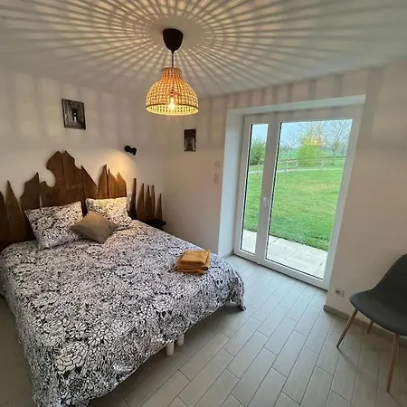 With Swimming Pool Le Moulinas *