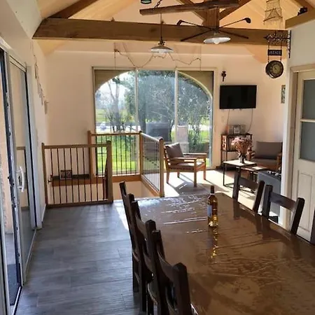 Hébergement de vacances With Swimming Pool Le Moulinas Saint-Salvadou