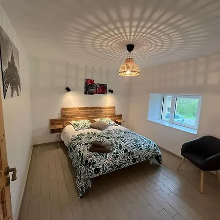 With Swimming Pool Le Moulinas Hébergement de vacances *