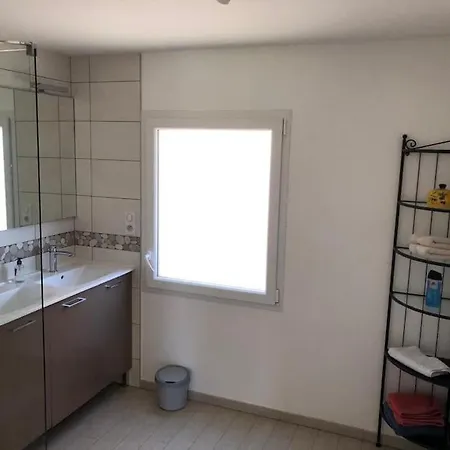 With Swimming Pool Le Moulinas Hébergement de vacances Saint-Salvadou