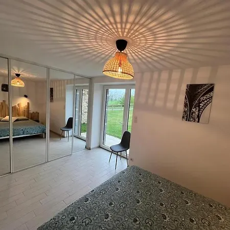 With Swimming Pool Le Moulinas 別荘 *