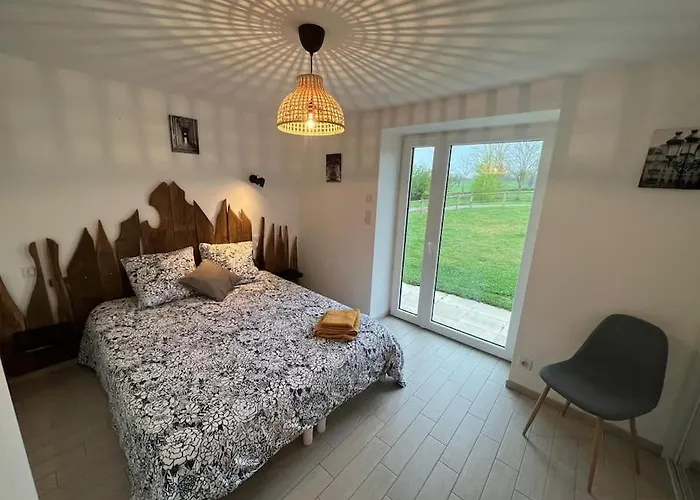 With Swimming Pool Le Moulinas *