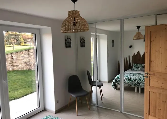 펜션 With Swimming Pool Le Moulinas *