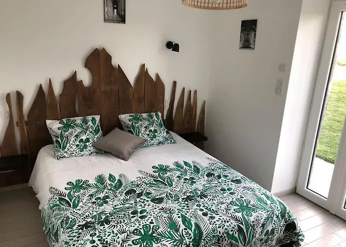 With Swimming Pool Le Moulinas