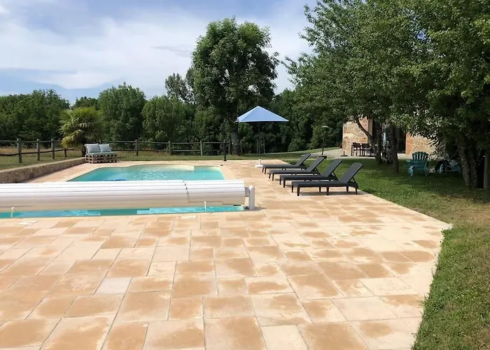 With Swimming Pool Le Moulinas 펜션 Saint-Salvadou